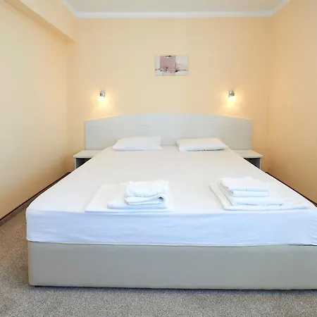 Toma's - Front Tsarevo