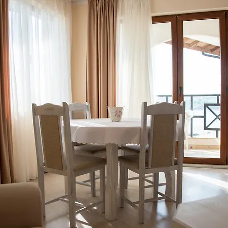 Toma's - Front 2* 사레보