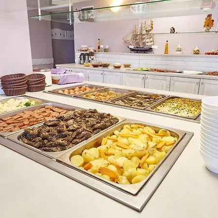 Toma's - Front 호텔 2*