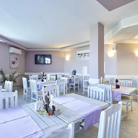 Toma's - Front Hotel Tsarévo
