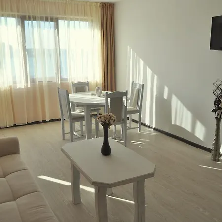 Toma's - Front Hotel Tsarévo