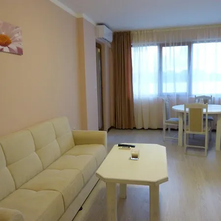 Toma's - Front Hotel Tsarévo