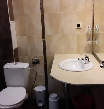 호텔 Toma's - Front