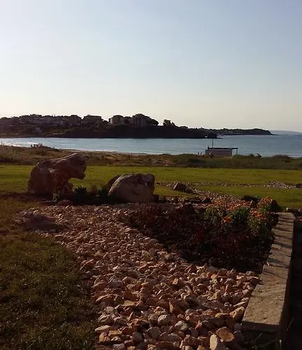 Toma's - Front Hotel 2*