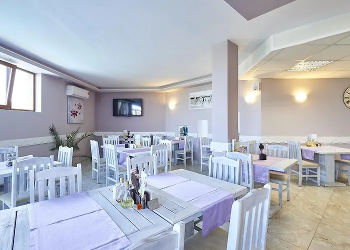 Toma's - Front Hotel Tsarevo