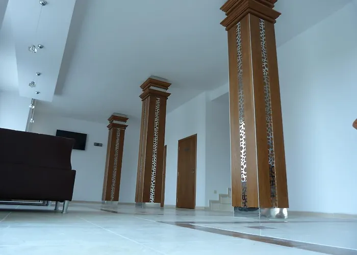 Hotel Toma's - Front