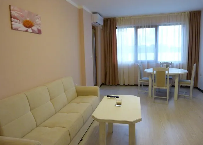 Toma's - Front Hotel Tsarevo