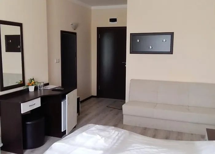 Hotel Toma's - Front Tsarevo